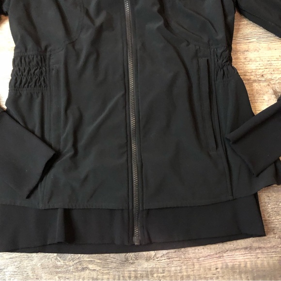 Lululemon Sights Seen Jacket size 12 draw cord/back has been cut still functions - Picture 4 of 16